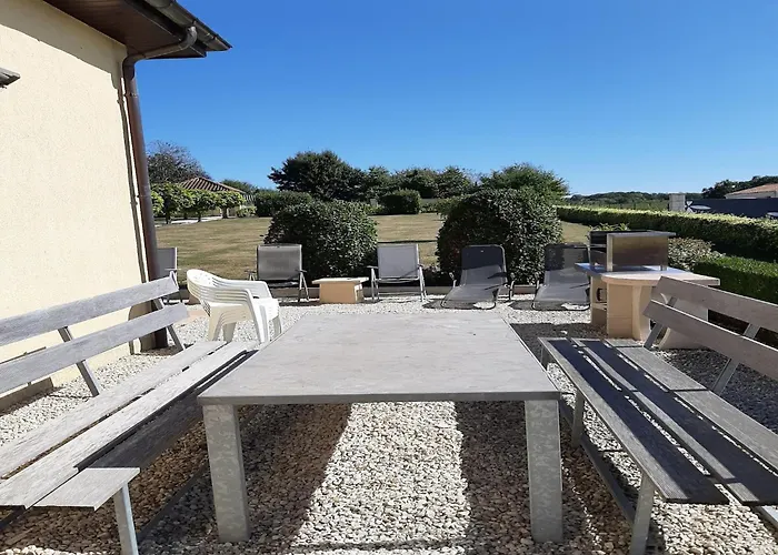 Modern With Swimming Pool Casa de Férias Saint-Nexans