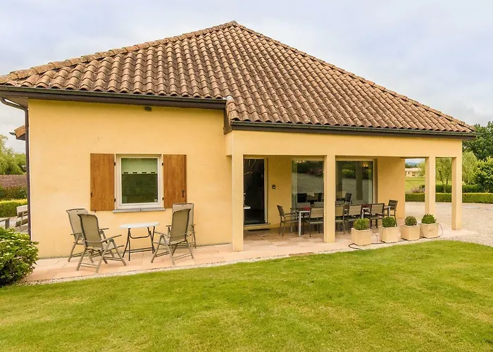 Modern With Swimming Pool Casa de Férias Saint-Nexans